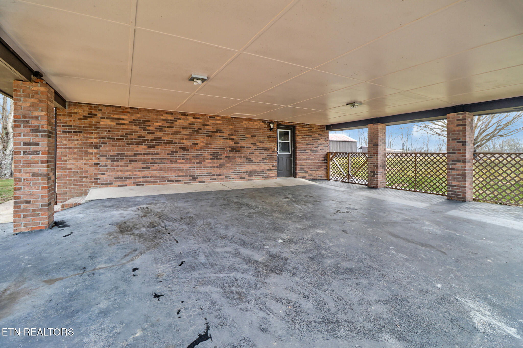 2359 Open Range Road Crossville, TN 38555 - Photo 5 of 50 if1a9309-if1a9313