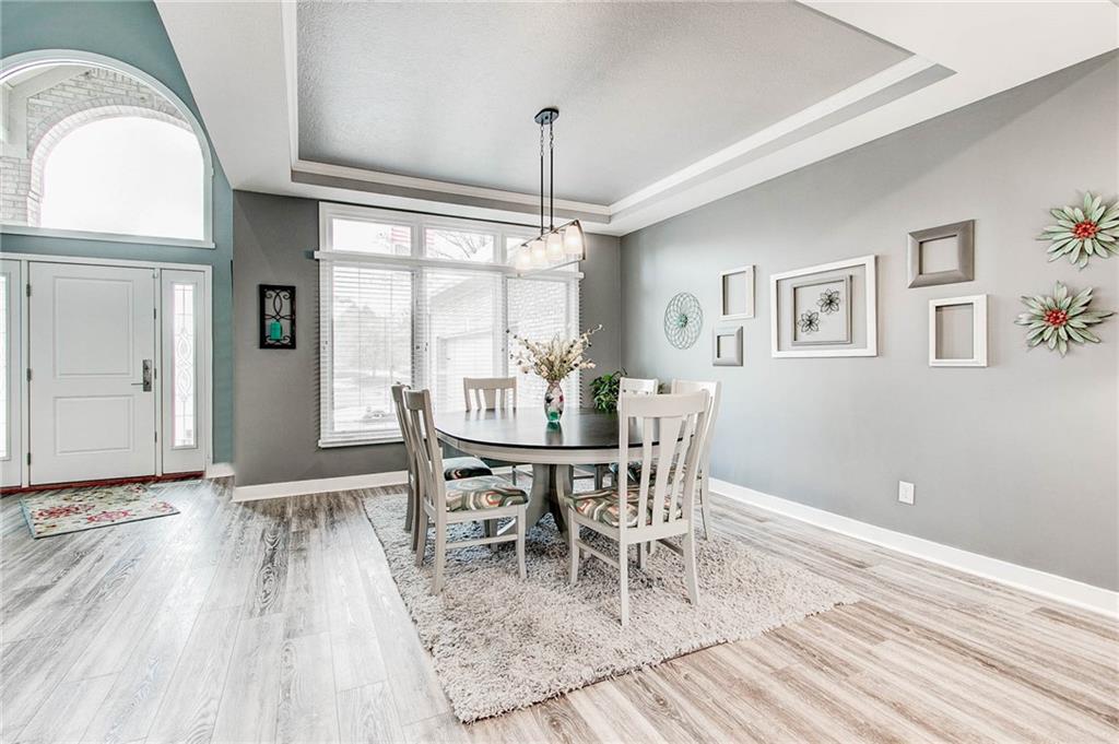 6711 Riverside Way Fishers, IN 46038 - Photo 6 of 58 Gallery Image 6