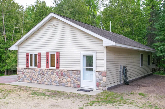 $370,000 | 10547 Vermeil Drive Northeast, Deer River, MN 56636