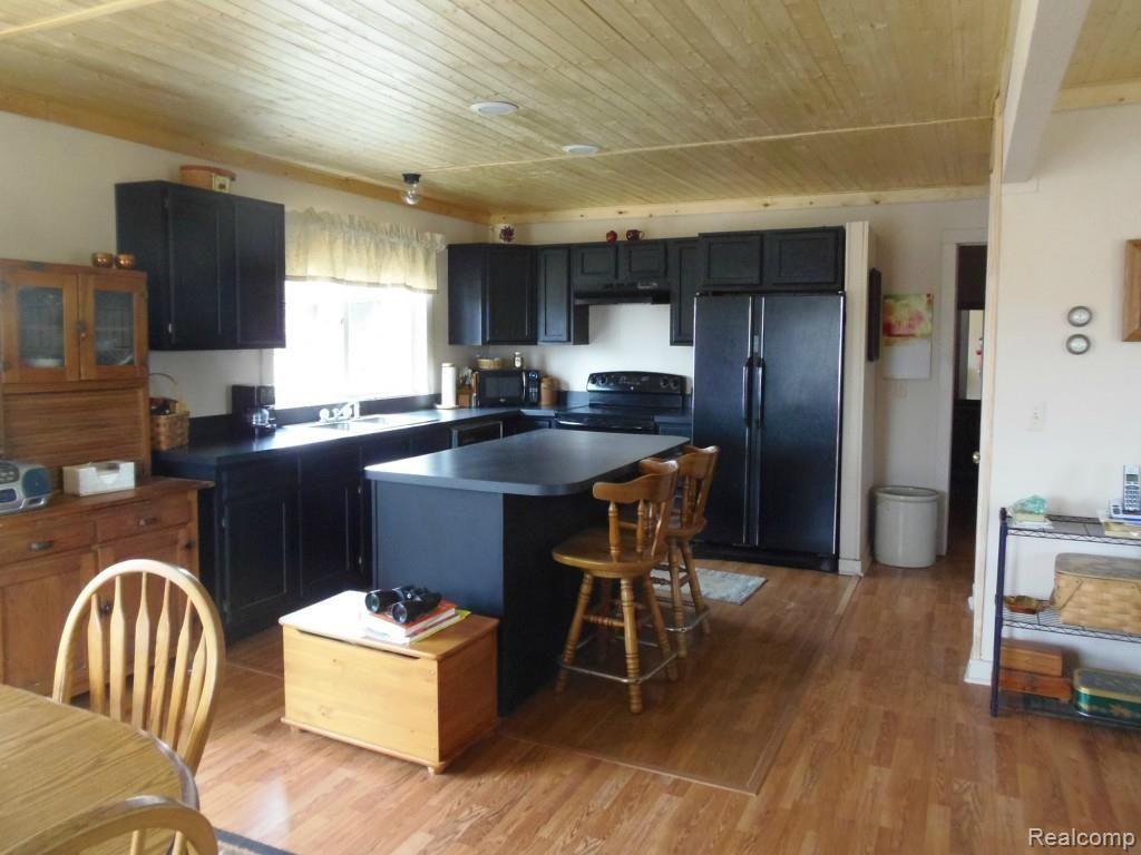 9528 Stelzer Road Howell, MI 48855 - Photo 6 of 13 192.jpg