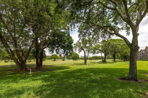 $279,000 | 300 Southwest 130th Terrace, Unit 110B, Pembroke Pines, FL 33027