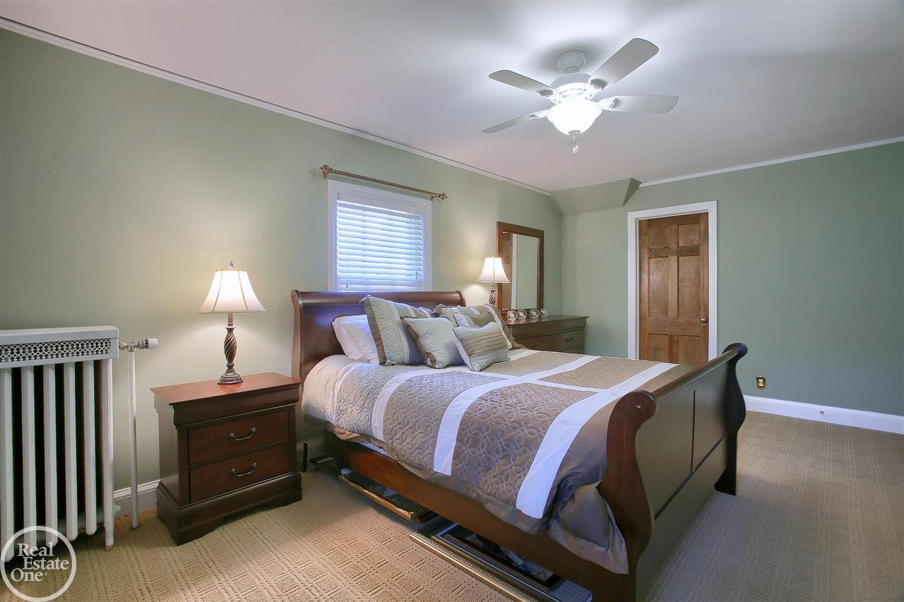 253 Lewiston Road Grosse Pointe, MI 48236 - Photo 27 of 41 50044437-26.JPG