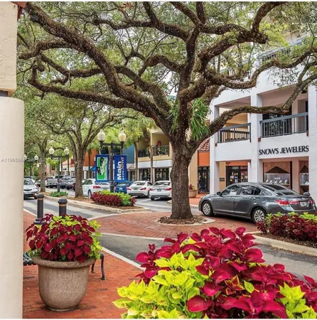 $935,000 | 7355 Poinciana Court, Miami Lakes, FL 33014