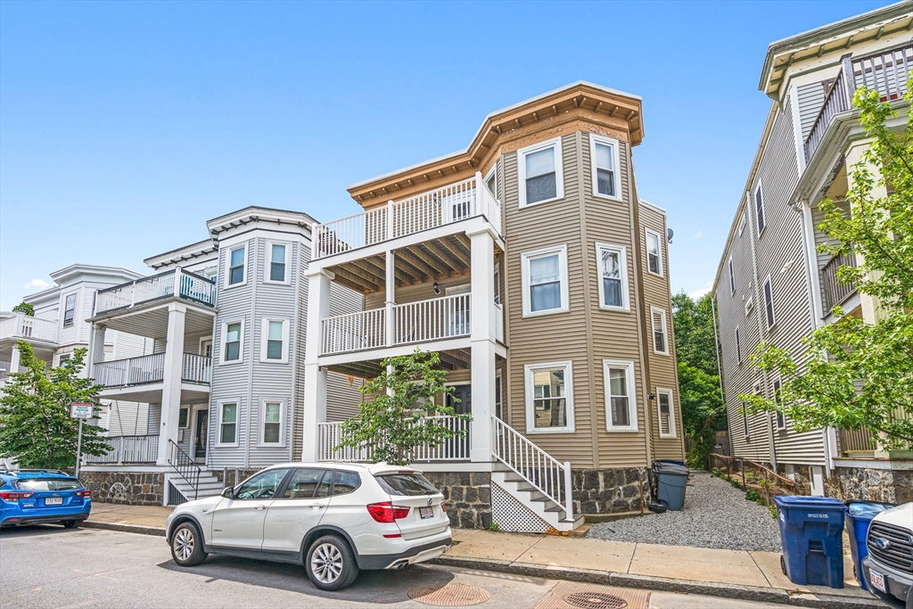 7 Hallam Street Boston, MA 02125 - Photo 3 of 16