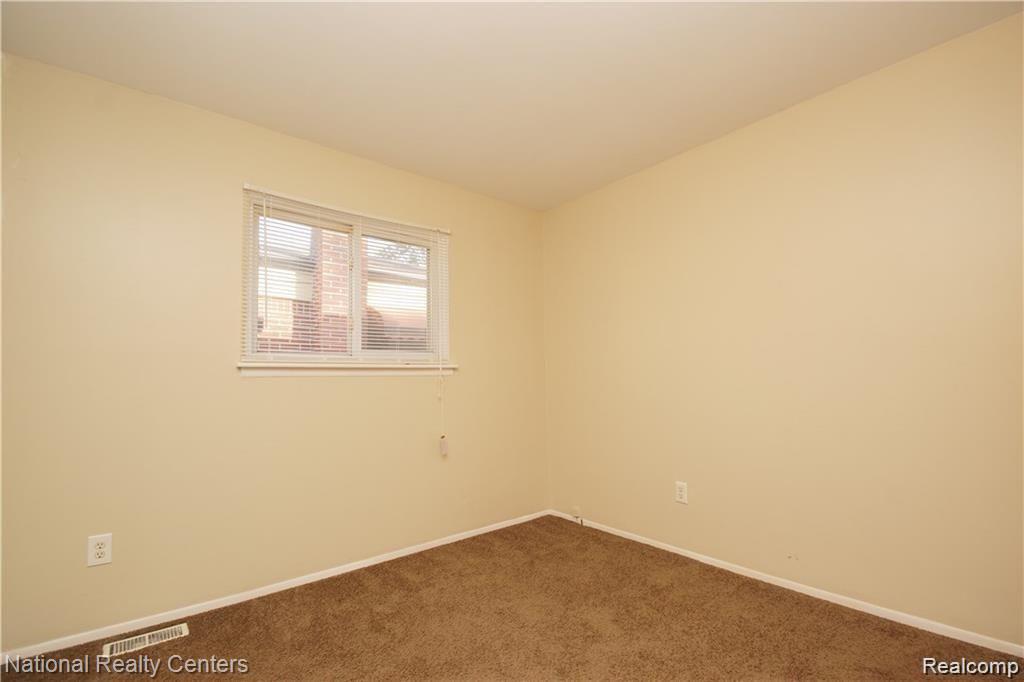 30074 Oakwood Street Inkster, MI 48141 - Photo 11 of 16