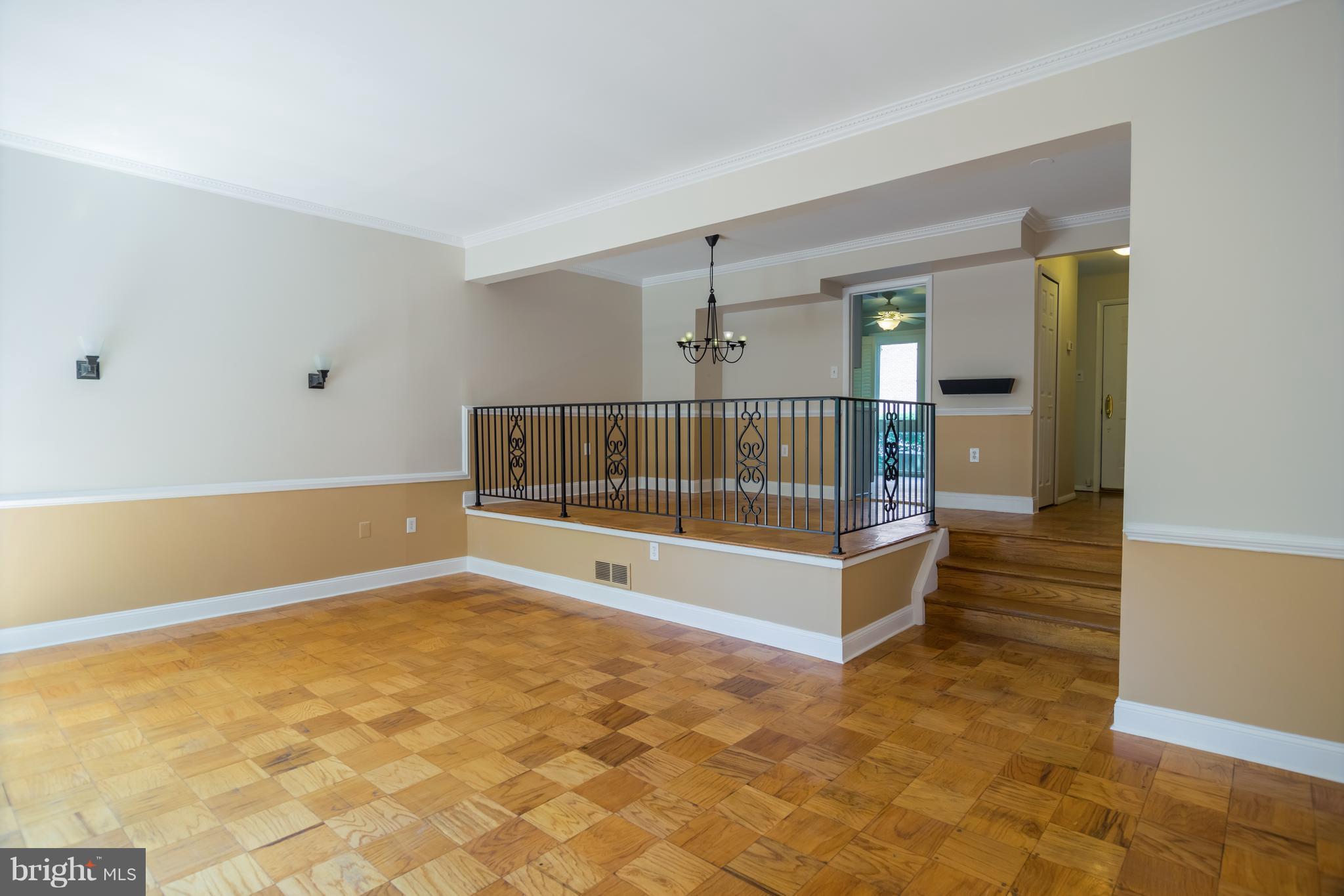 1923 Greenberry Road Baltimore, MD 21209 - Photo 8 of 23 Living Room