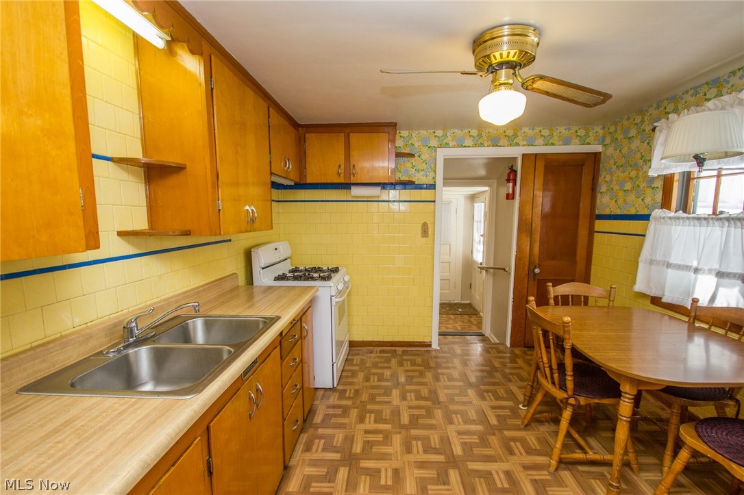 Kitchen with dinette area