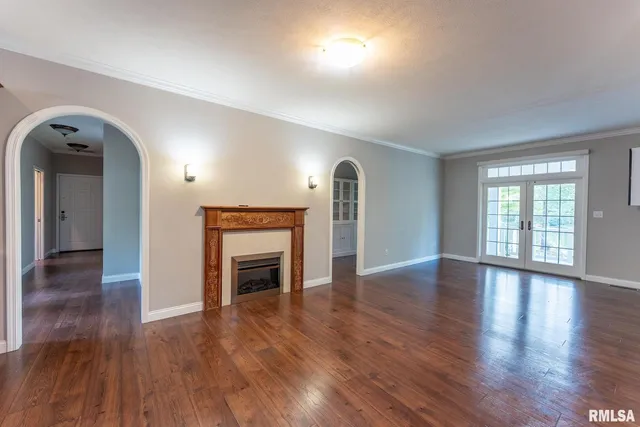 $459,000 | 306 Arbor Drive, Carterville, IL 62918