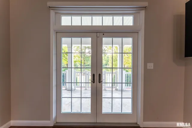 $459,000 | 306 Arbor Drive, Carterville, IL 62918