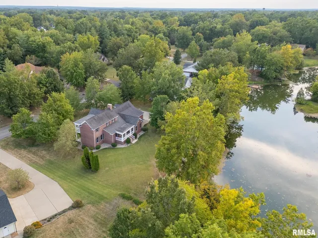 $459,000 | 306 Arbor Drive, Carterville, IL 62918