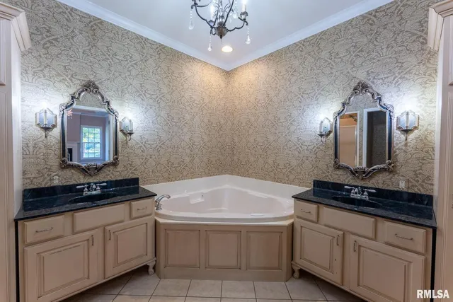 $459,000 | 306 Arbor Drive, Carterville, IL 62918