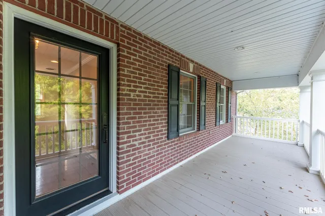 $459,000 | 306 Arbor Drive, Carterville, IL 62918