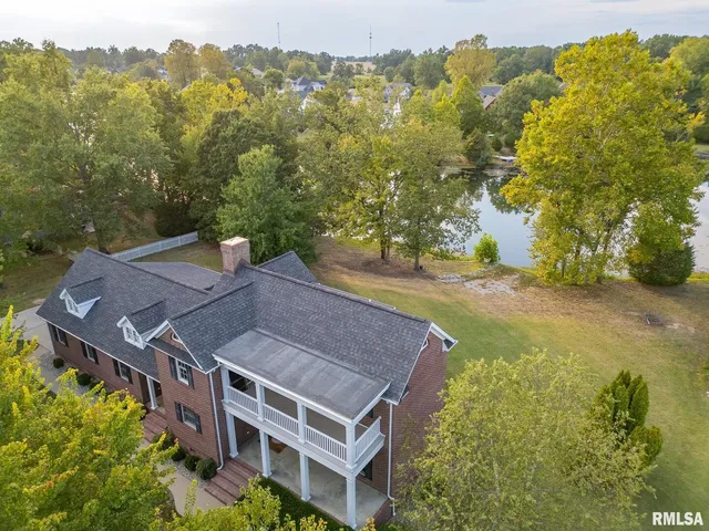 $459,000 | 306 Arbor Drive, Carterville, IL 62918