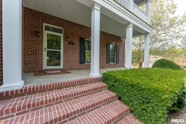 $459,000 | 306 Arbor Drive, Carterville, IL 62918