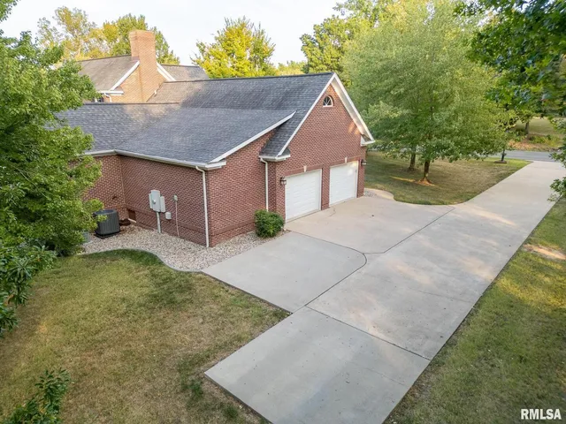 $459,000 | 306 Arbor Drive, Carterville, IL 62918