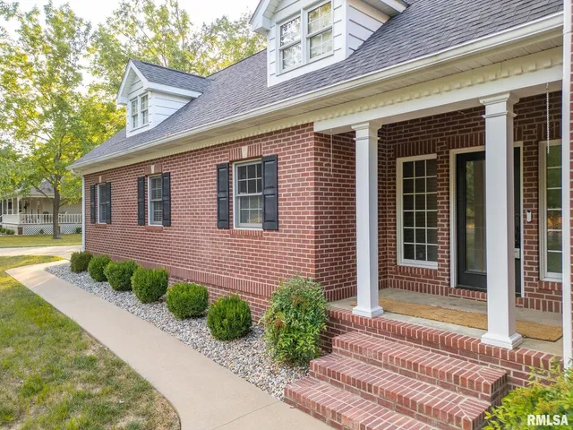 $459,000 | 306 Arbor Drive, Carterville, IL 62918