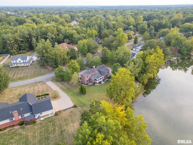 $459,000 | 306 Arbor Drive, Carterville, IL 62918