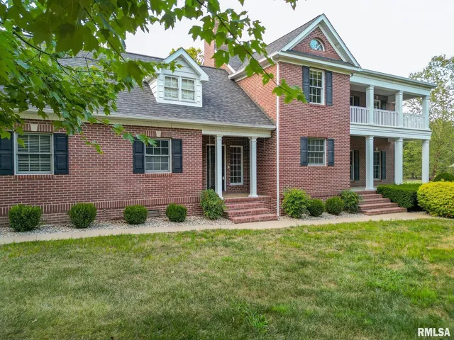 $459,000 | 306 Arbor Drive, Carterville, IL 62918