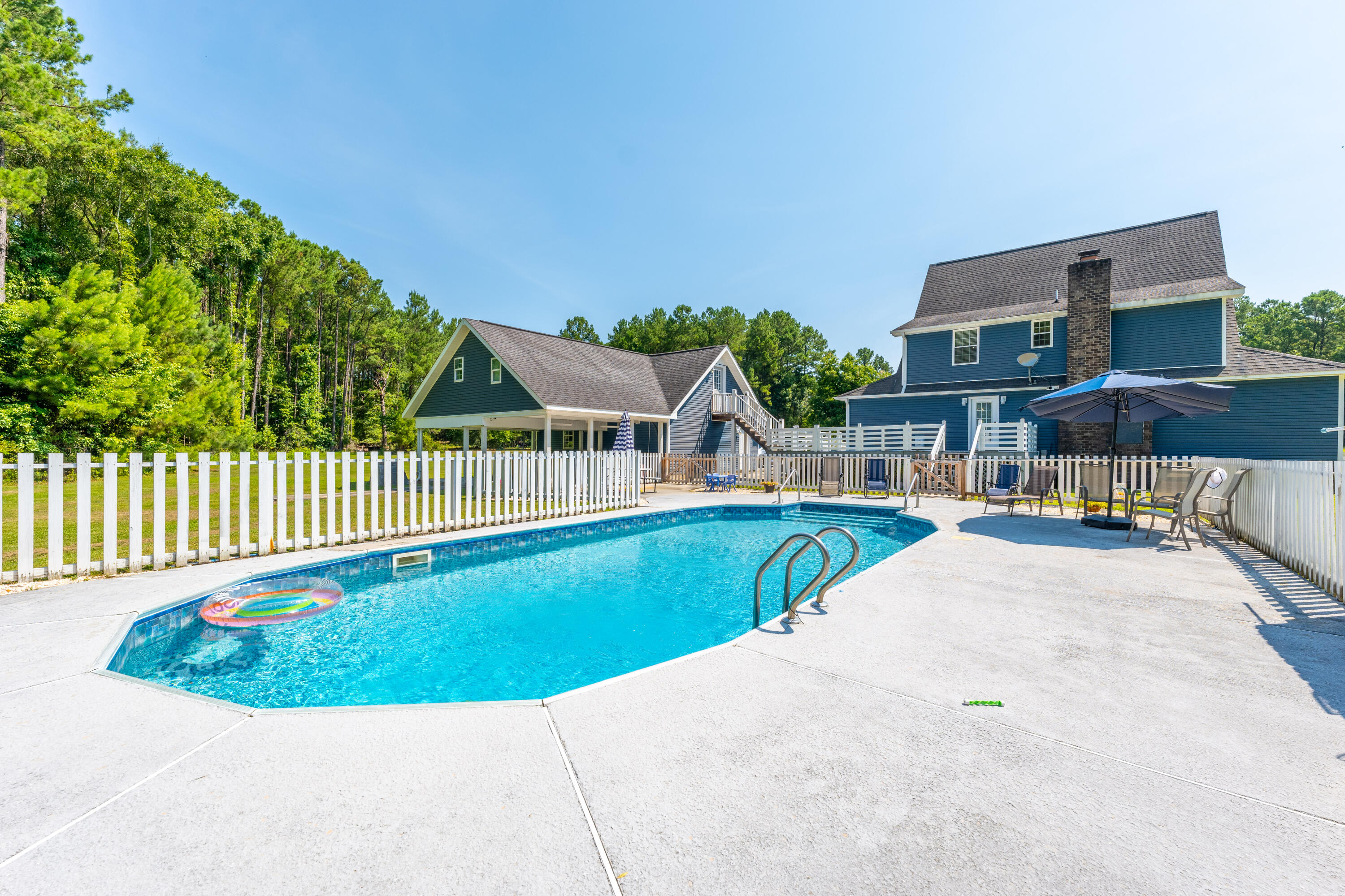 523 Von Hollen Road Bonneau, SC 29431 - Photo 8 of 38 P1038809