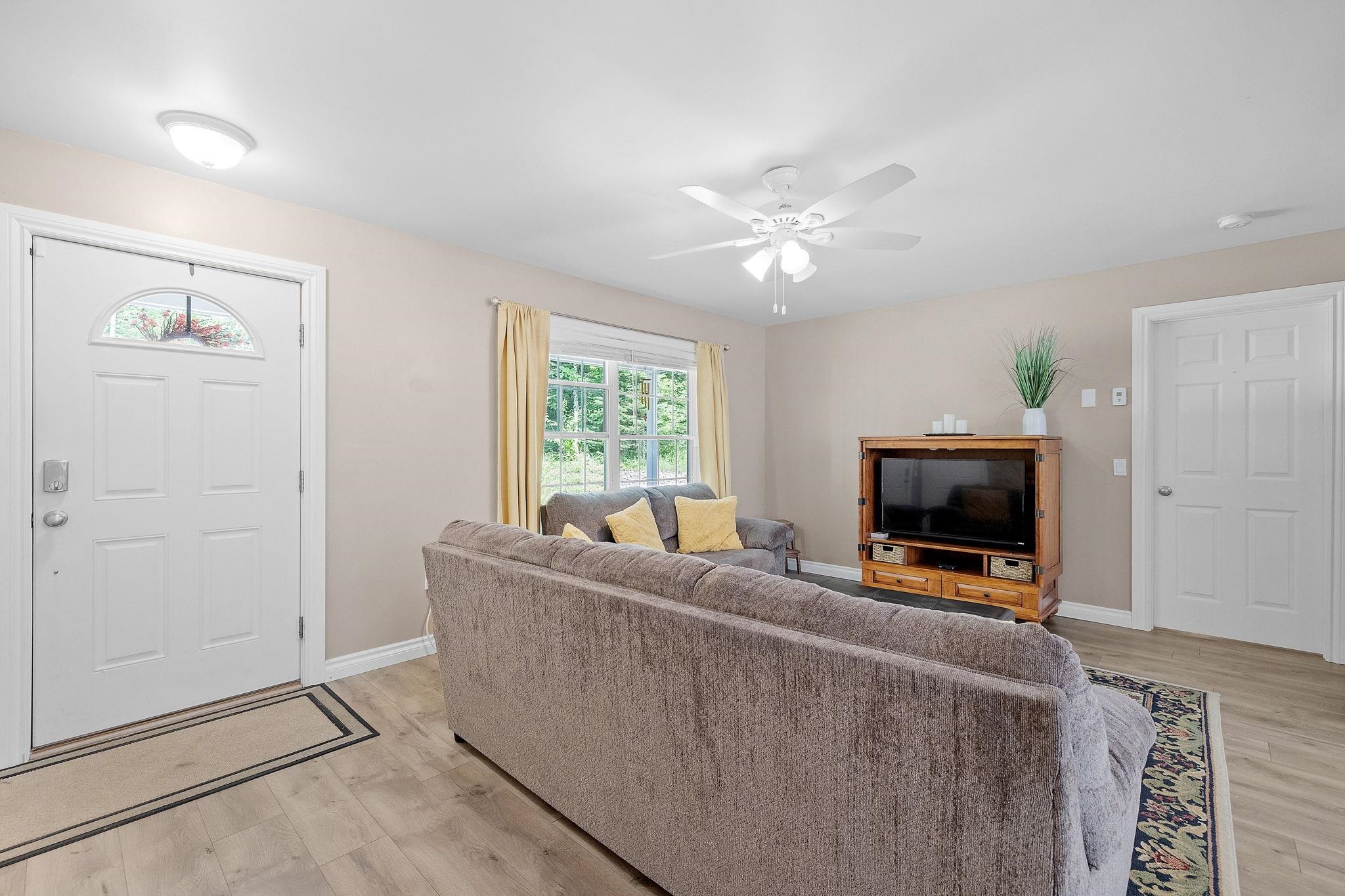 33 Carter Mountain Road New Hampton, NH 03256 - Photo 3 of 40