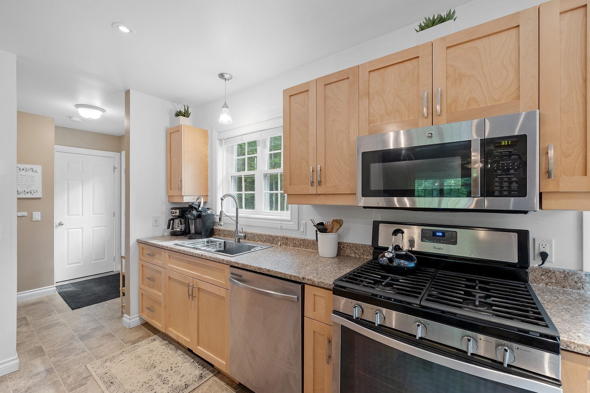33 Carter Mountain Road New Hampton, NH 03256 - Photo 10 of 40