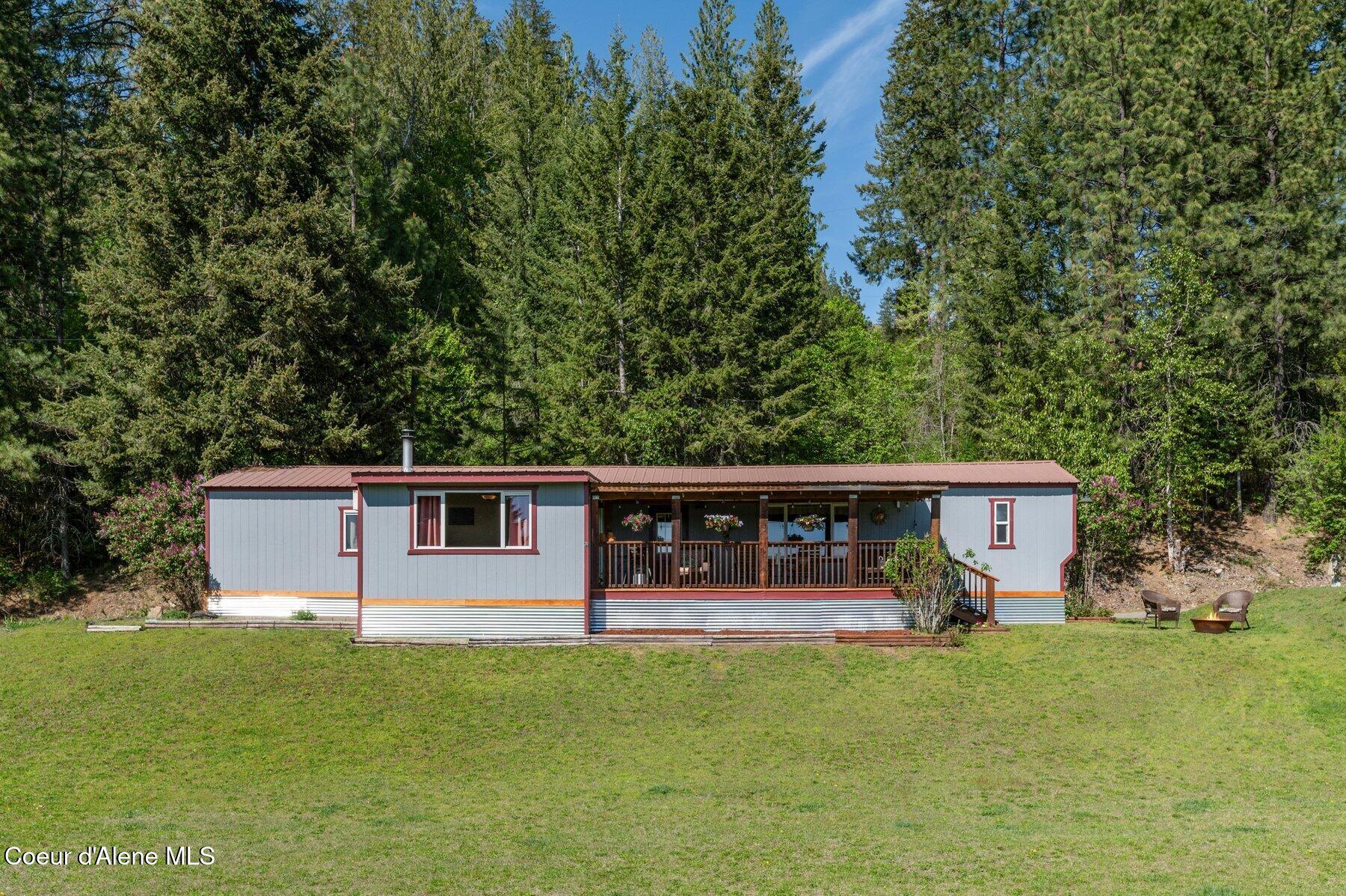 302 School Street, Unit 18 Hope, ID 83836 - Photo 3 of 34 Charming Home