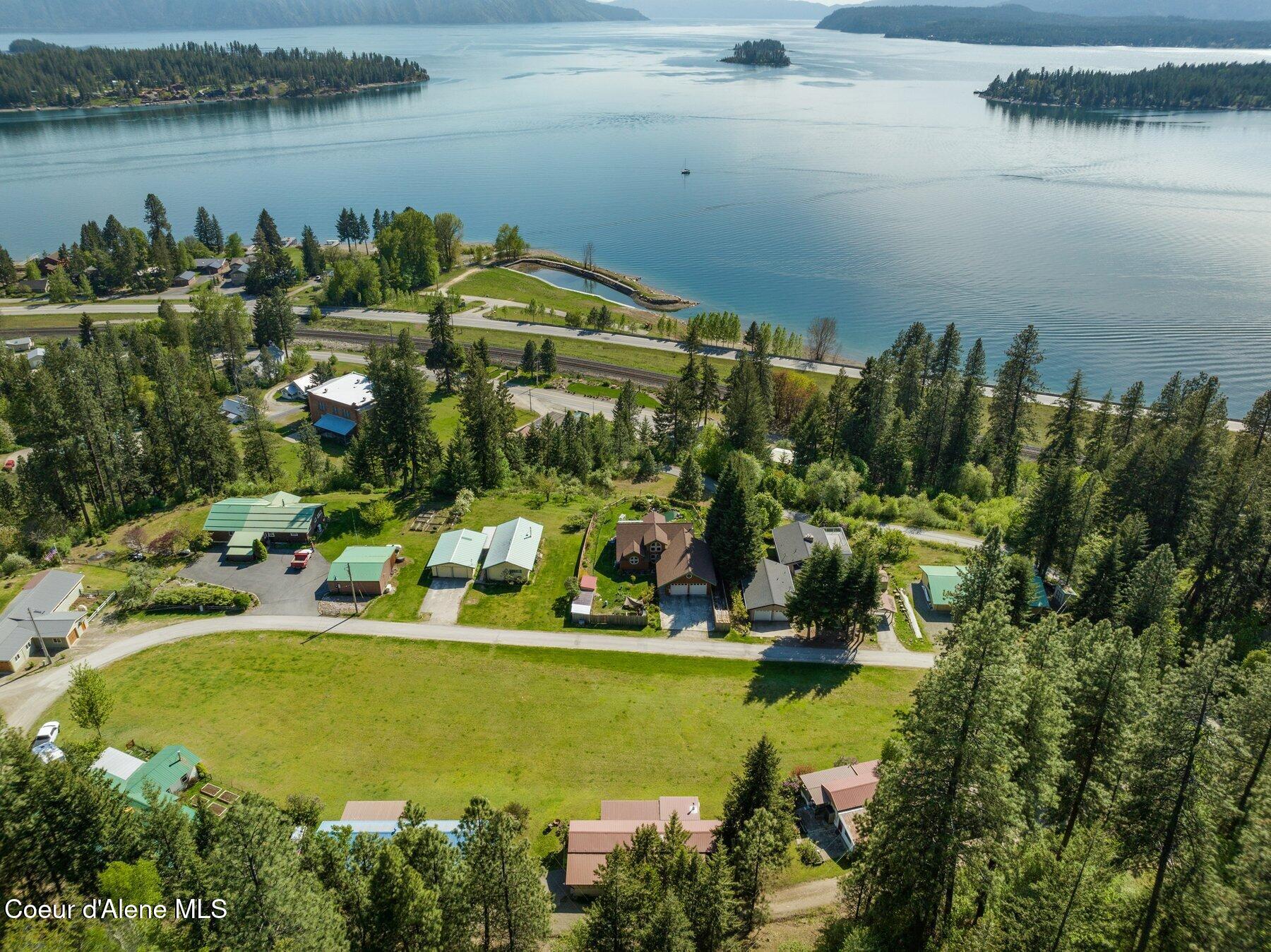 302 School Street, Unit 18 Hope, ID 83836 - Photo 10 of 34 A welcoming, tight-knit community
