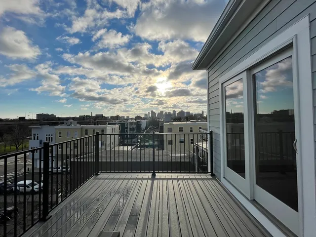 $2,895 | 245 Chelsea Street, Unit 4, Boston, MA 02128
