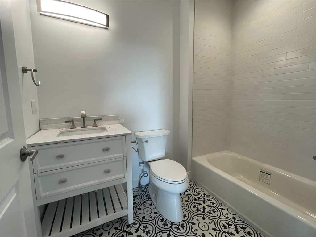 245 Chelsea Street, Unit 4 Boston, MA 02128 - Photo 6 of 11