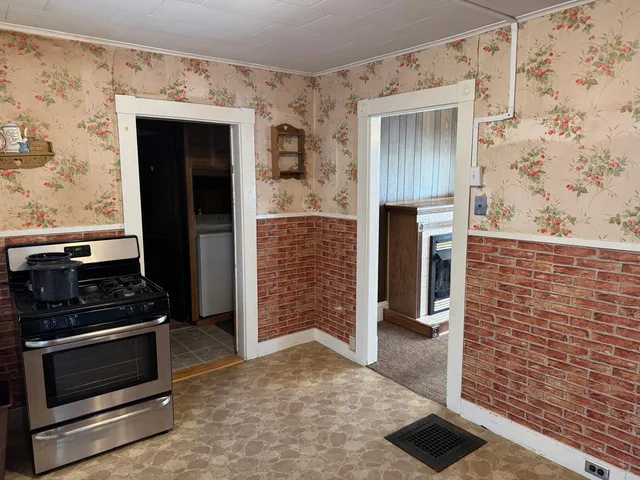 $139,000 | 8 Turner Street, Presque Isle, ME 04769