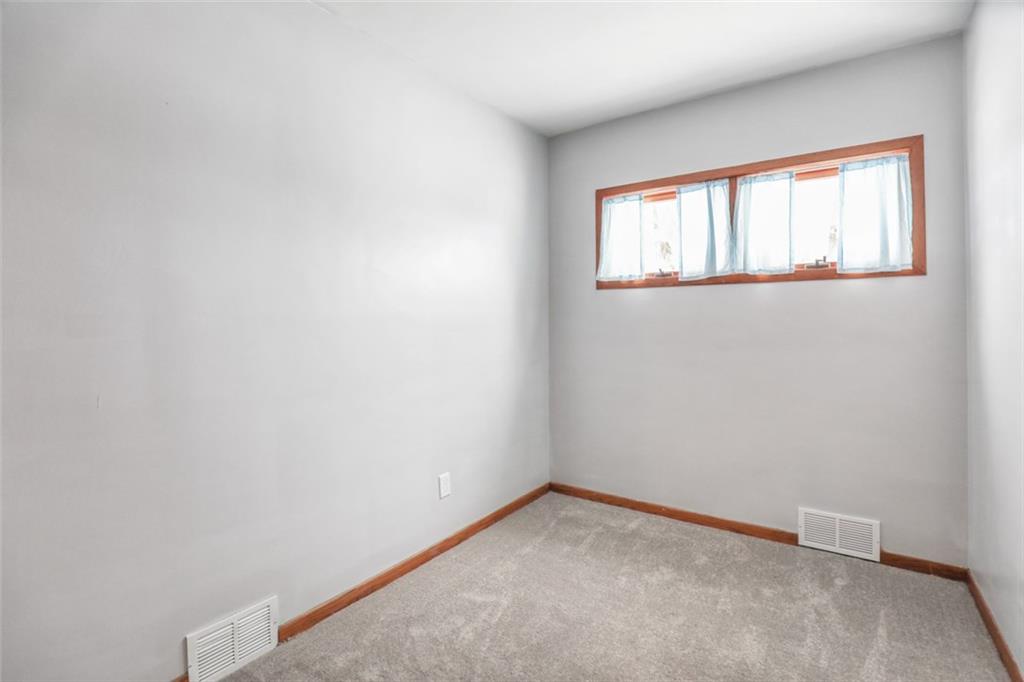 988 Pine Glenn Road Pulaski, PA 16143 - Photo 8 of 12 Gallery Image 8