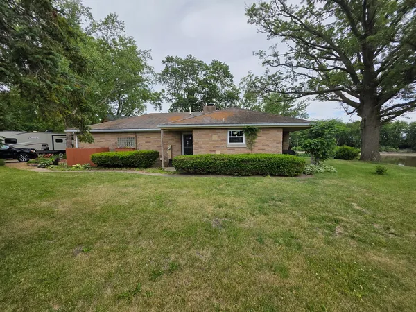 $210,000 | 23041 Moline Road, Sterling, IL 61081