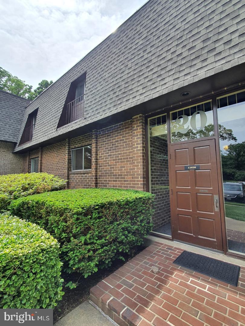 11620 Vantage Hill Road, Unit 11B Reston, VA 20190 - Photo 2 of 23
