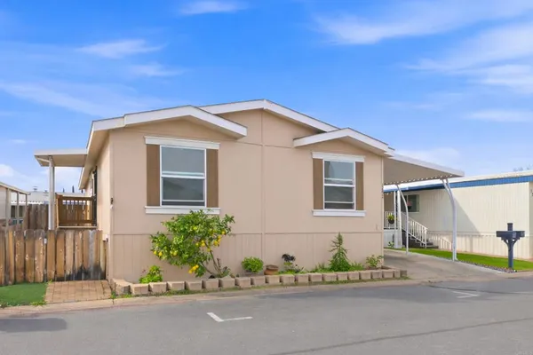 $359,000 | 12824 Granada Drive, Unit 322, Poway, CA 92064