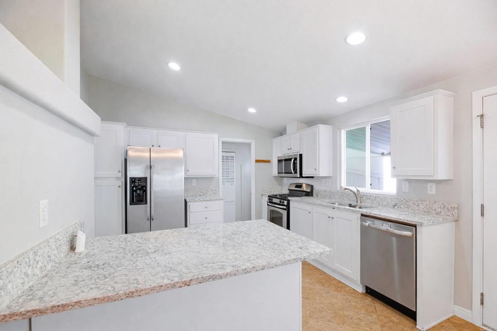 12824 Granada Drive, Unit 322 Poway, CA 92064 - Photo 4 of 26