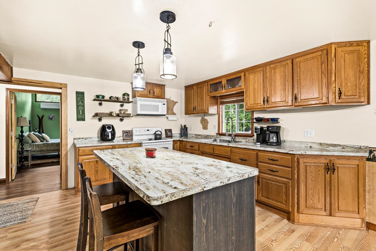 8038 Island View Road Superior, WI 54880 - Photo 22 of 46