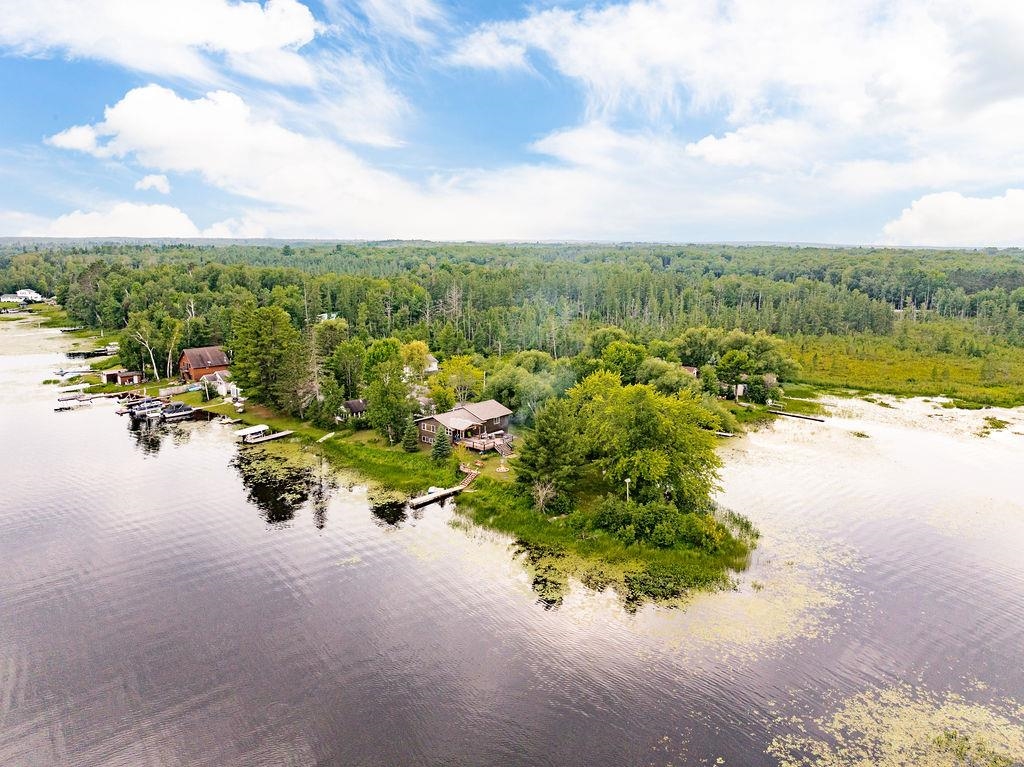 8038 Island View Road Superior, WI 54880 - Photo 7 of 46