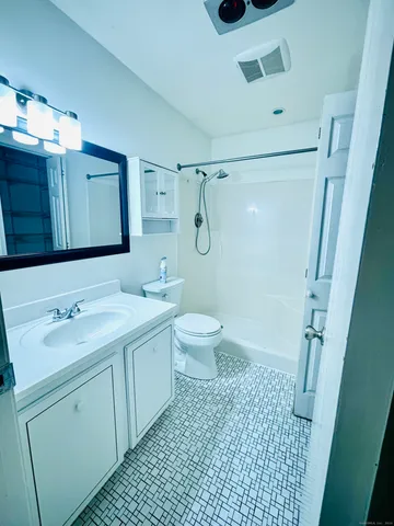 $2,000 | 507 Twin Circle Drive, Unit 507, South Windsor, CT 06074