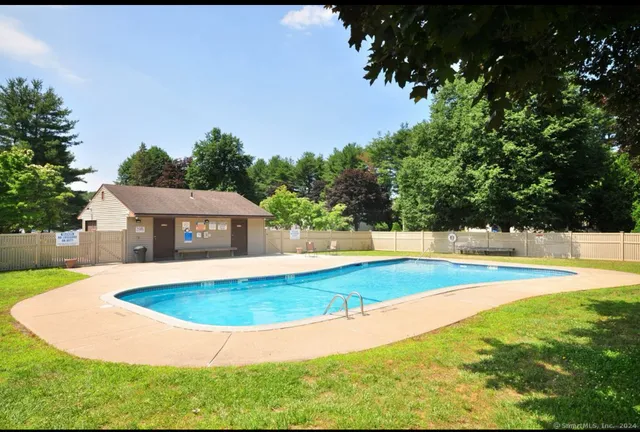 $2,000 | 507 Twin Circle Drive, Unit 507, South Windsor, CT 06074