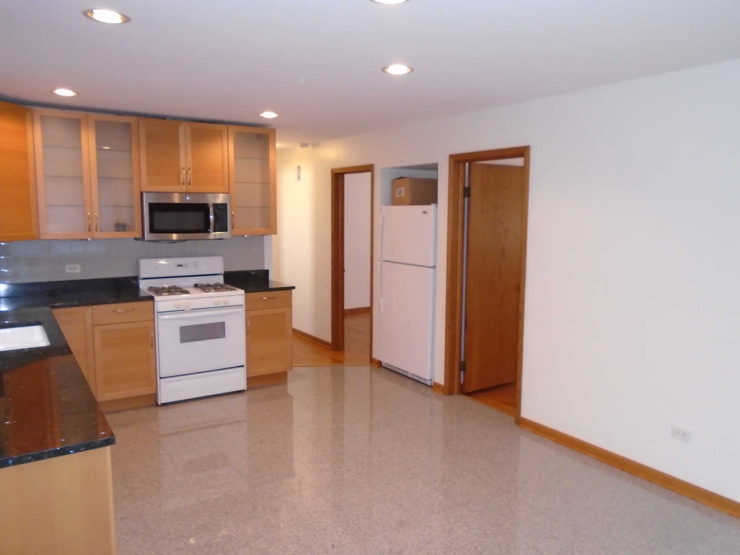 8652 West Sunset Road Niles, IL 60714 - Photo 4 of 20