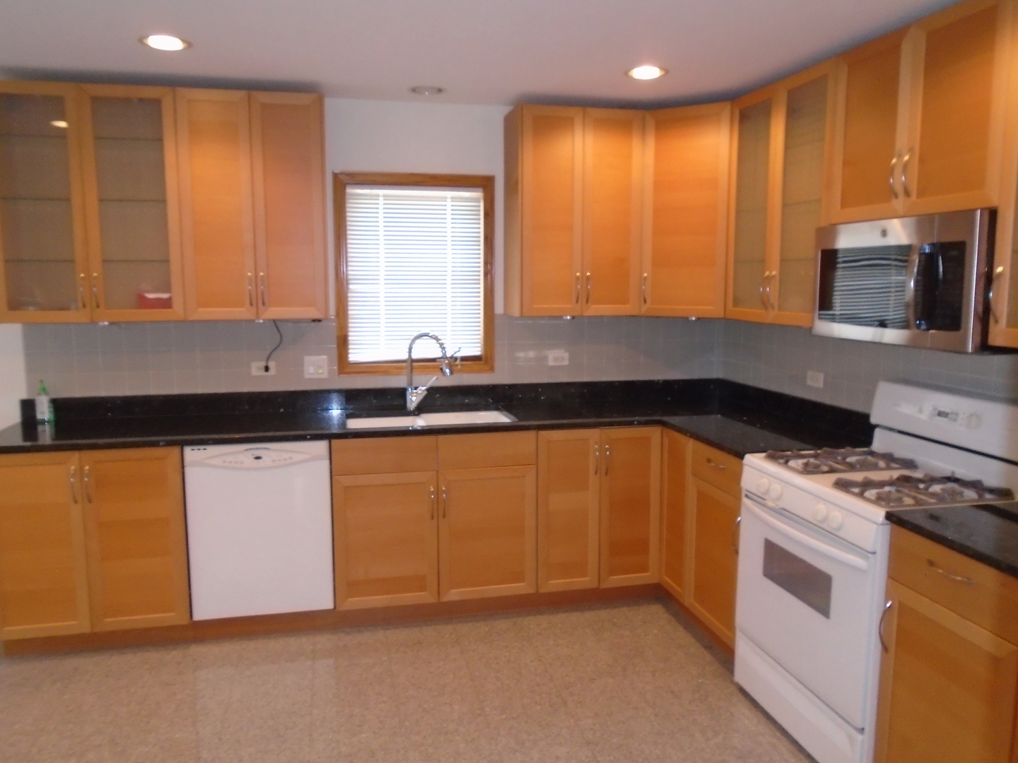 8652 West Sunset Road Niles, IL 60714 - Photo 5 of 20
