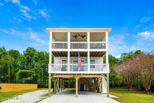 $545,000 | 813 Driftwood Drive, Hampstead, NC 28443