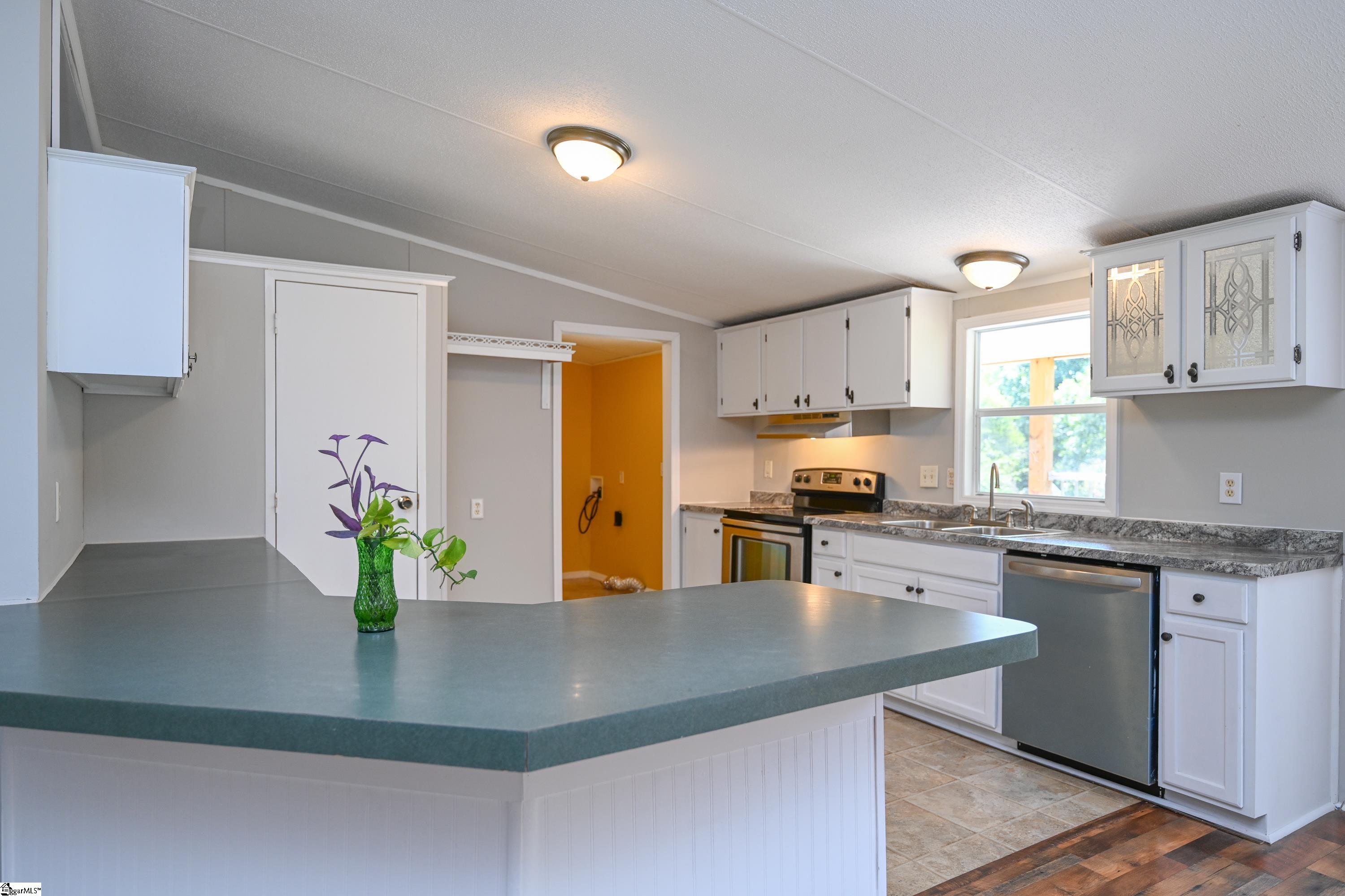 135 Gray Barn Road Clinton, SC 29325 - Photo 6 of 28 Gallery Image 6
