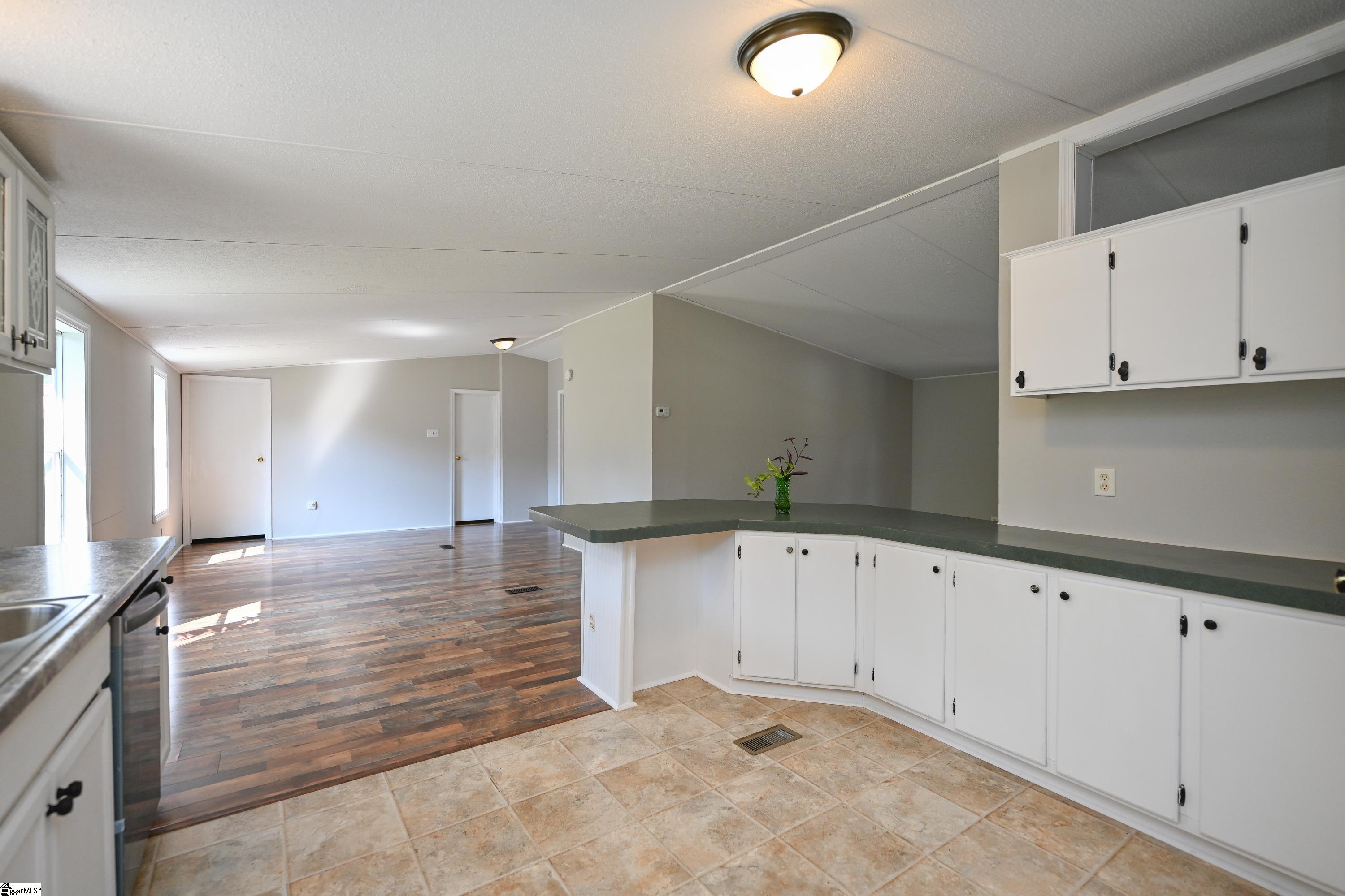135 Gray Barn Road Clinton, SC 29325 - Photo 9 of 28 Gallery Image 9