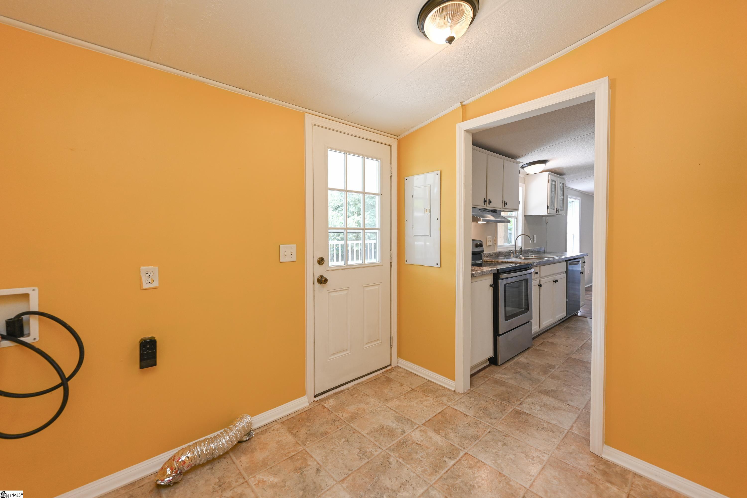 135 Gray Barn Road Clinton, SC 29325 - Photo 10 of 28 Gallery Image 10