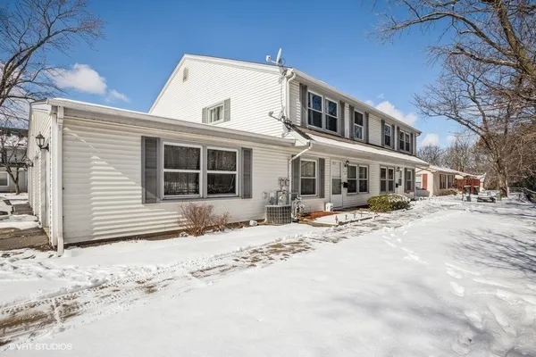 $299,900 | 1797 Queensbury Circle, Hoffman Estates, IL 60169