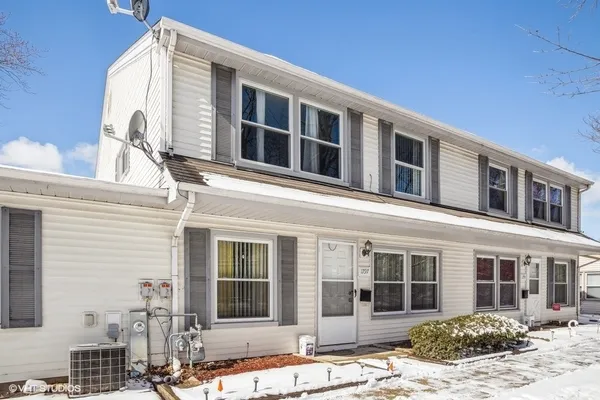 $289,900 | 1797 Queensbury Circle, Hoffman Estates, IL 60169
