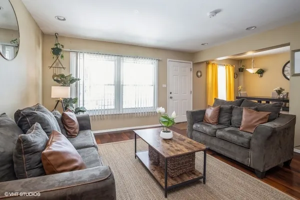 $289,900 | 1797 Queensbury Circle, Hoffman Estates, IL 60169