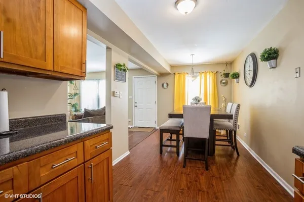 $289,900 | 1797 Queensbury Circle, Hoffman Estates, IL 60169