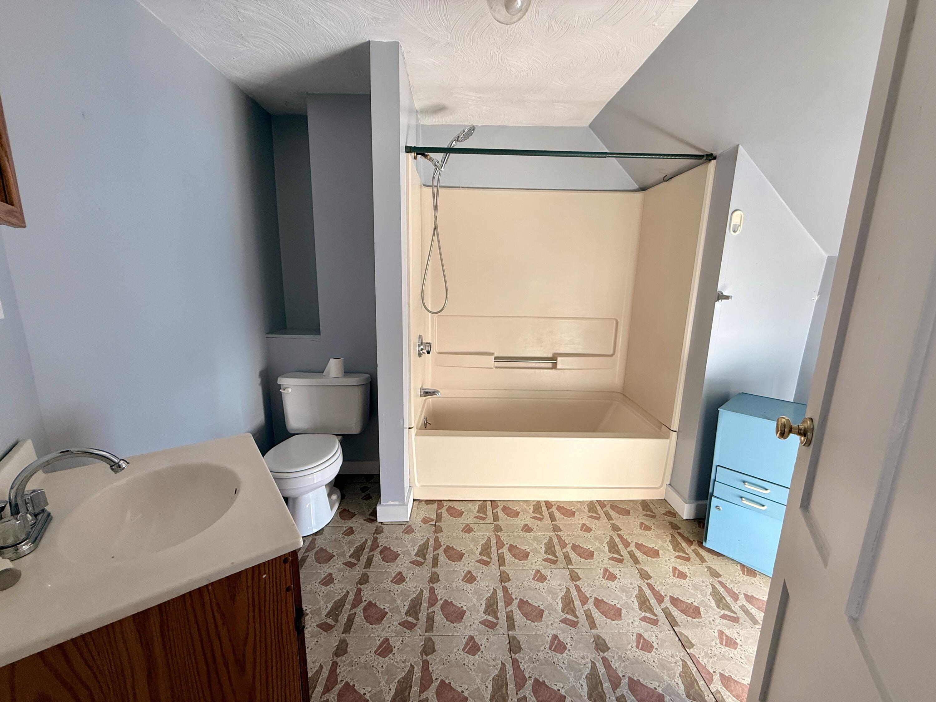 75 Madison Avenue Madison, ME 04950 - Photo 18 of 19 Unit 2 bathroom